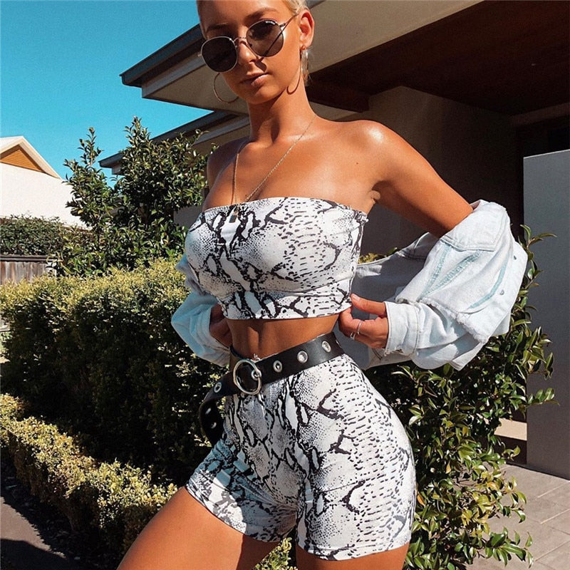 Snake Skin Two Piece Set Women Strapless Low Cut Backless Crop Top Elastic Waist Shorts Summer Fashion Beachwear 2 Pcs Outfits