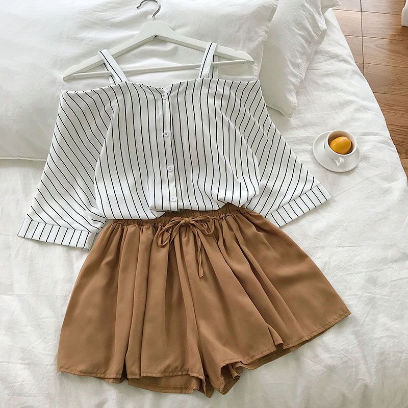 2020 new fashion women's two piece set Fresh striped off-the-shoulder loose blosue top + elastic waist shorts suit