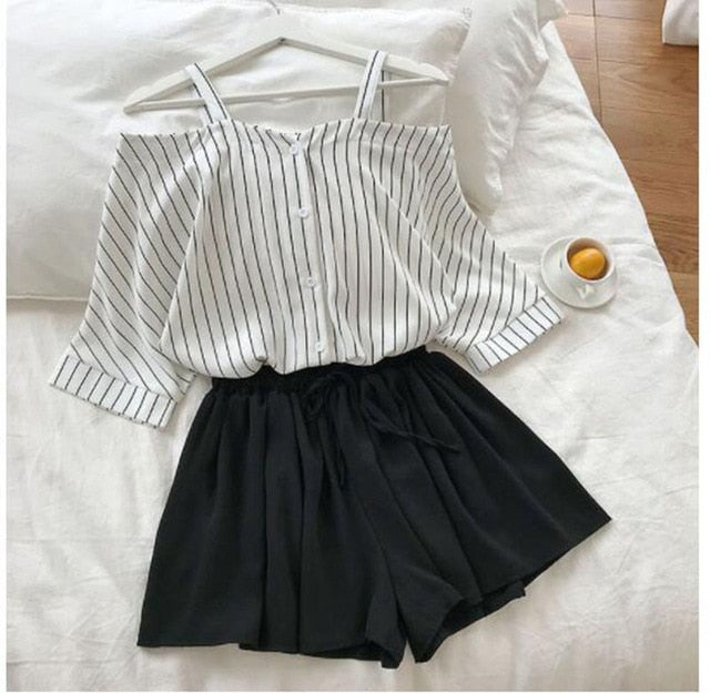 2020 new fashion women's two piece set Fresh striped off-the-shoulder loose blosue top + elastic waist shorts suit